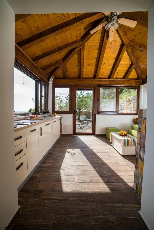 Poseydon Beach Bungalow مْليني المظهر الخارجي الصورة
