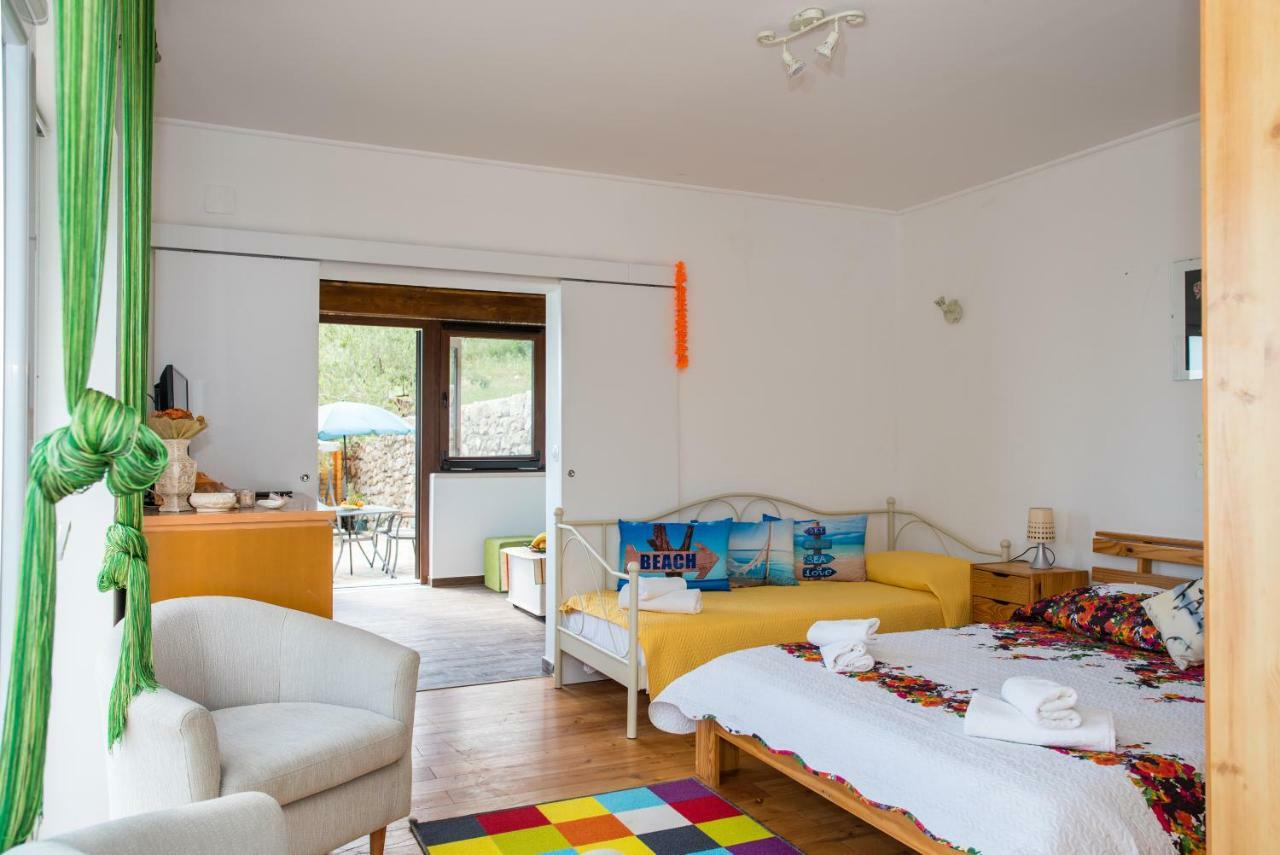 Poseydon Beach Bungalow مْليني المظهر الخارجي الصورة