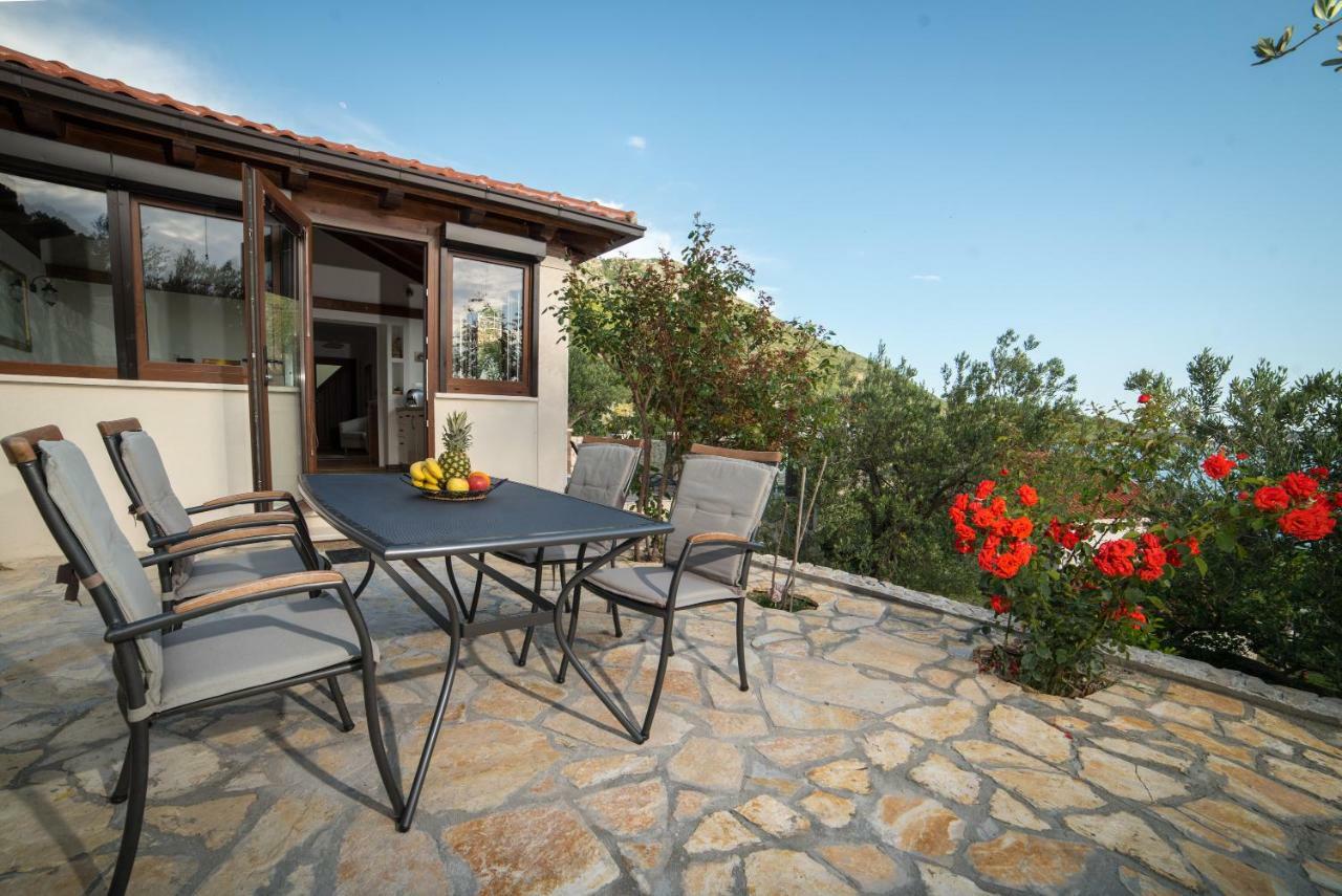Poseydon Beach Bungalow مْليني المظهر الخارجي الصورة