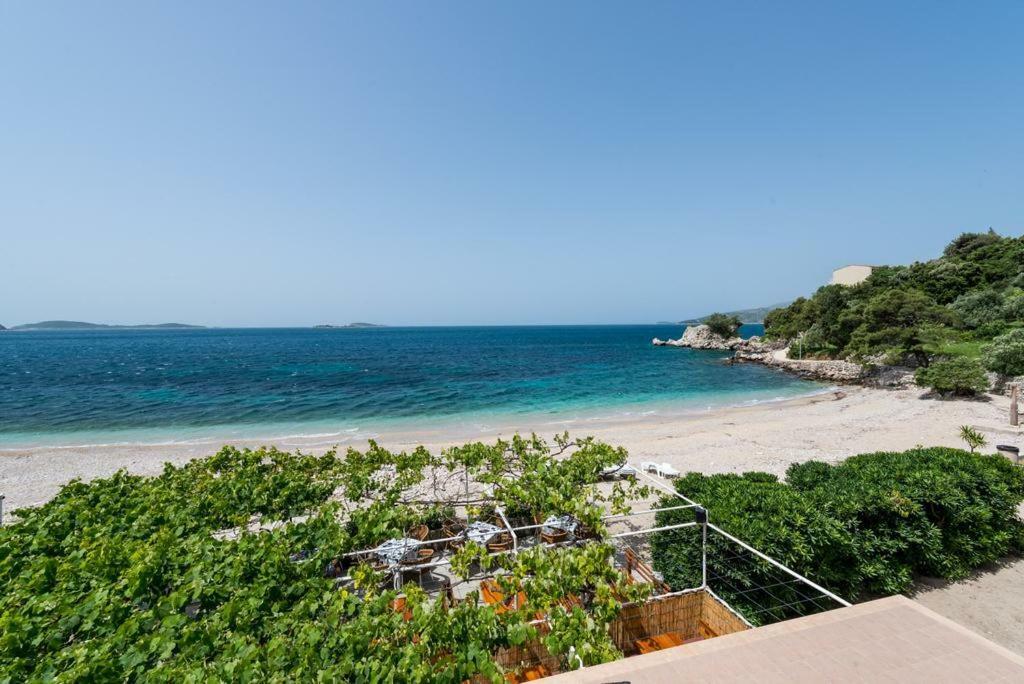 Poseydon Beach Bungalow مْليني المظهر الخارجي الصورة